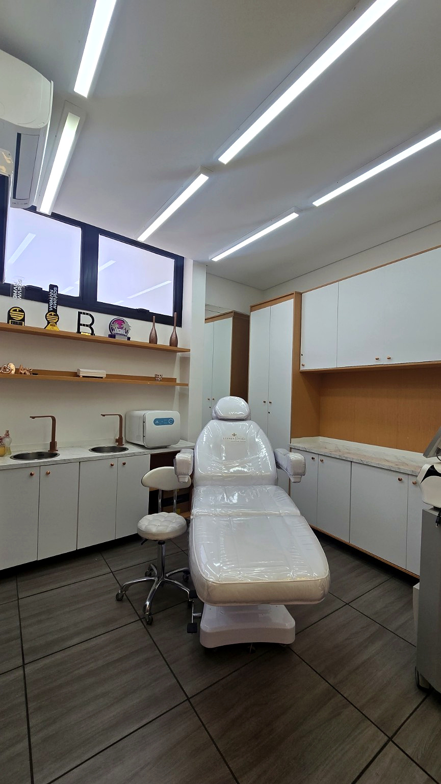 Detalhe de equipamento de tecnologia estética utilizado na Clínica Equilibry